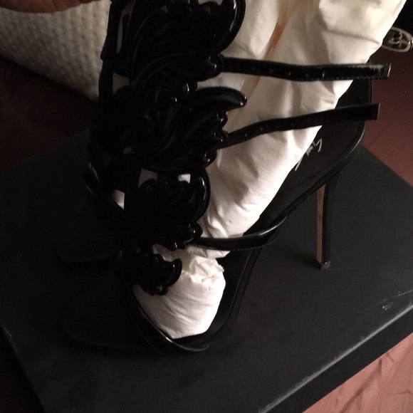 Authentic Giuseppe shoes - Picture 2 of 7